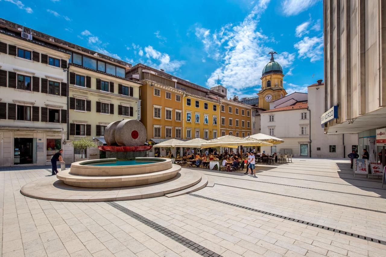 Hotel Deluxe Ploech Rijeka Zewnętrze zdjęcie