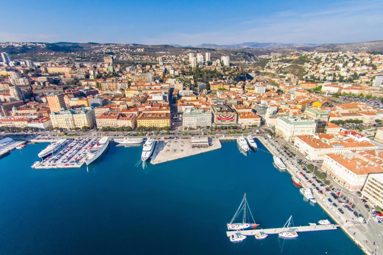 Hotel Deluxe Ploech Rijeka Zewnętrze zdjęcie