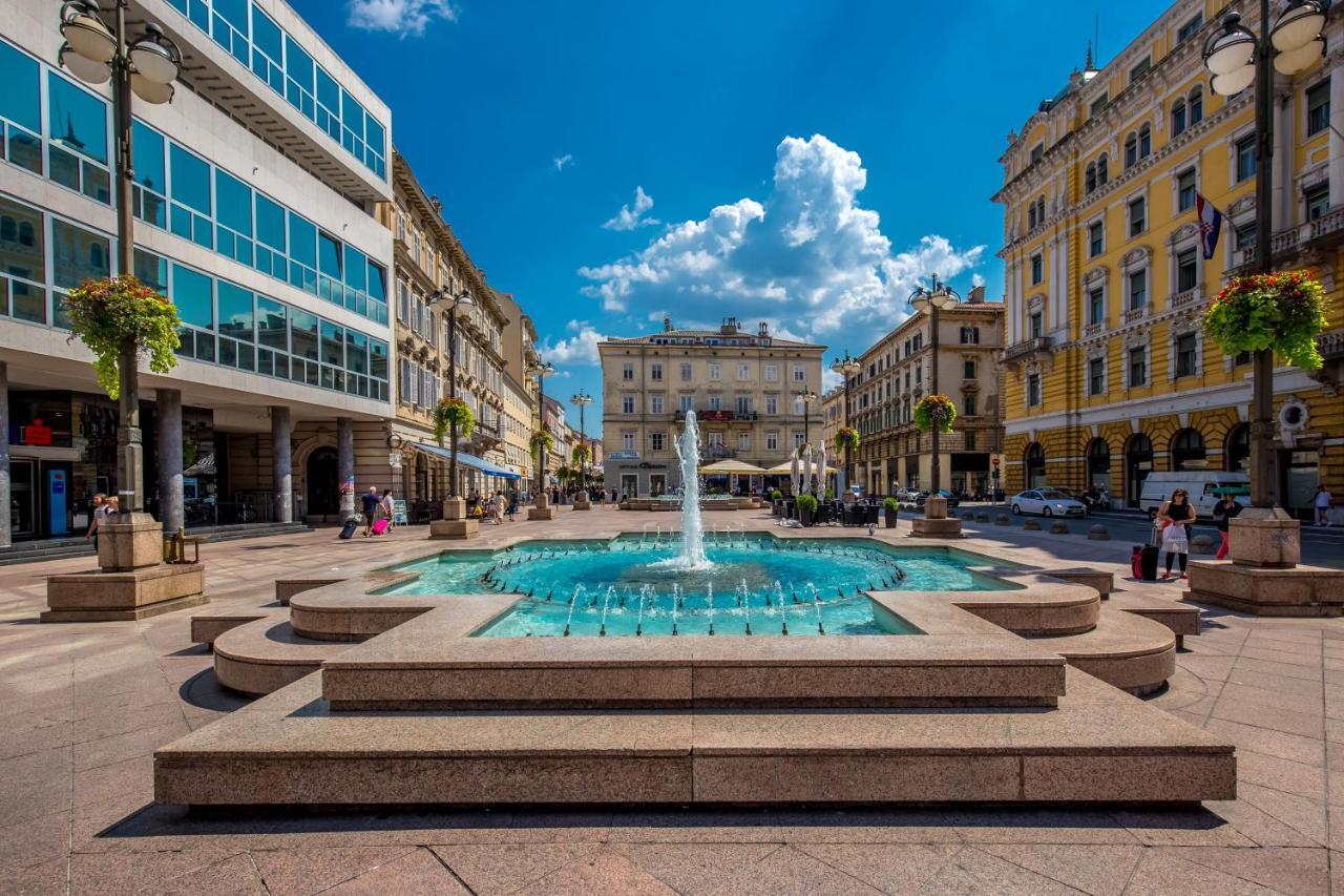 Hotel Deluxe Ploech Rijeka Zewnętrze zdjęcie